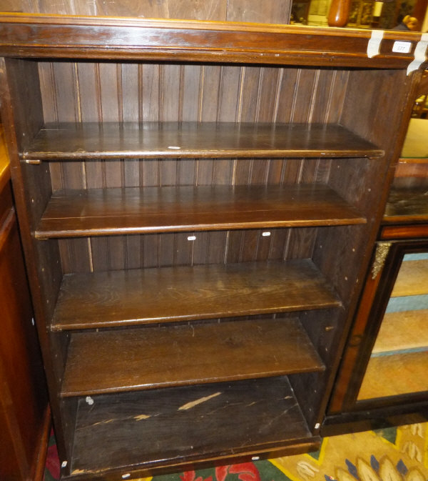 An oak open adjustable bookcase
