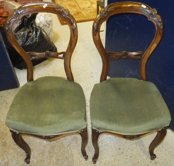 A George III Shropshire oak and cross-banded dresser with parquetry banded decoration, - Image 2 of 2