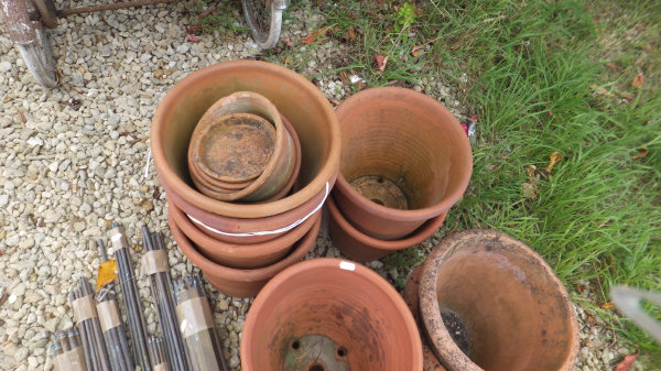 A quantity of terracotta garden pots, together with a selection of brass stair rods, a steel sink - Image 4 of 8