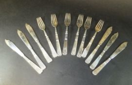 A set of George V silver fish knives and forks (by Robert and Belk, Sheffield, 1933),