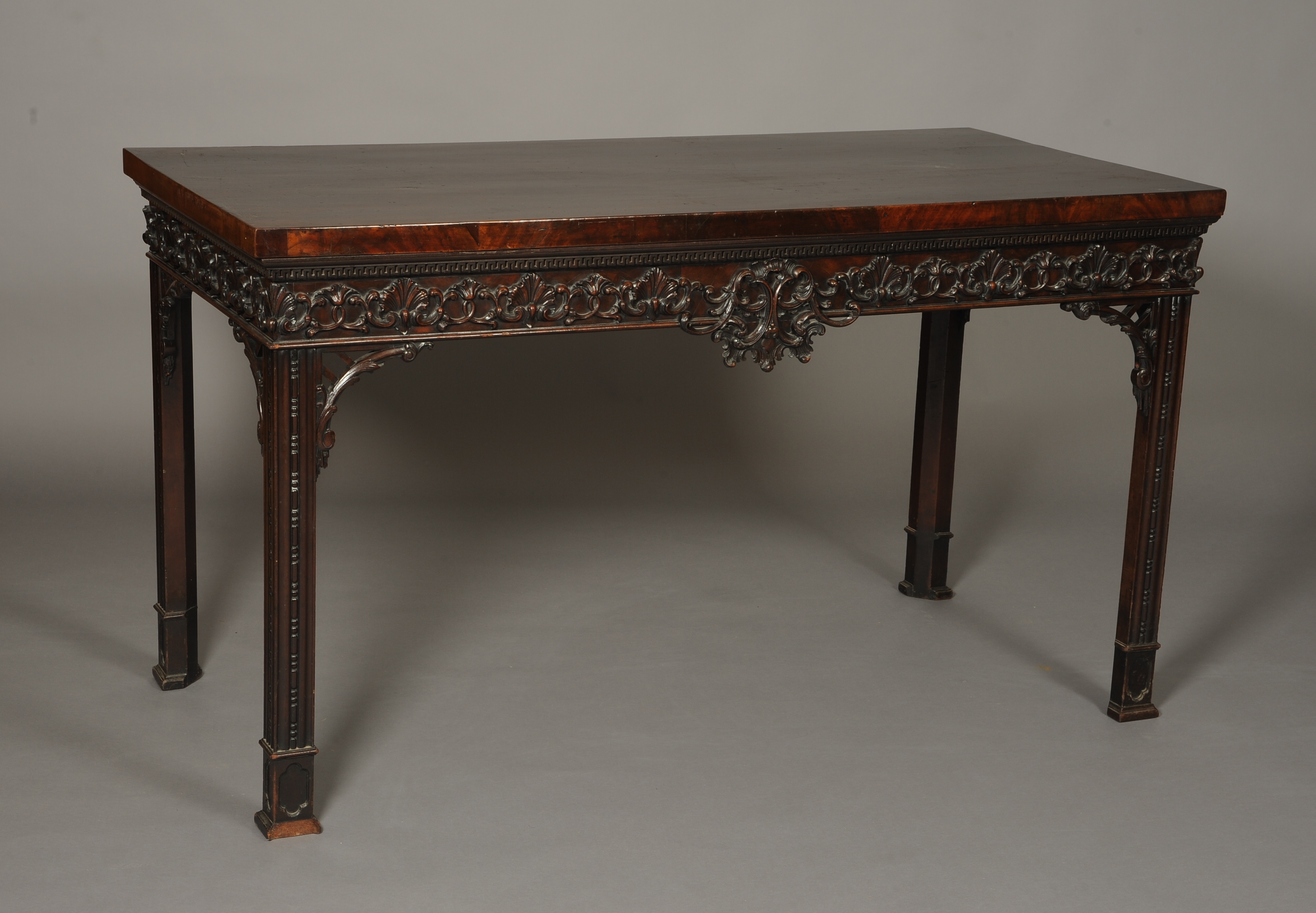 AN 18TH CENTURY MAHOGANY SIDE TABLE, in