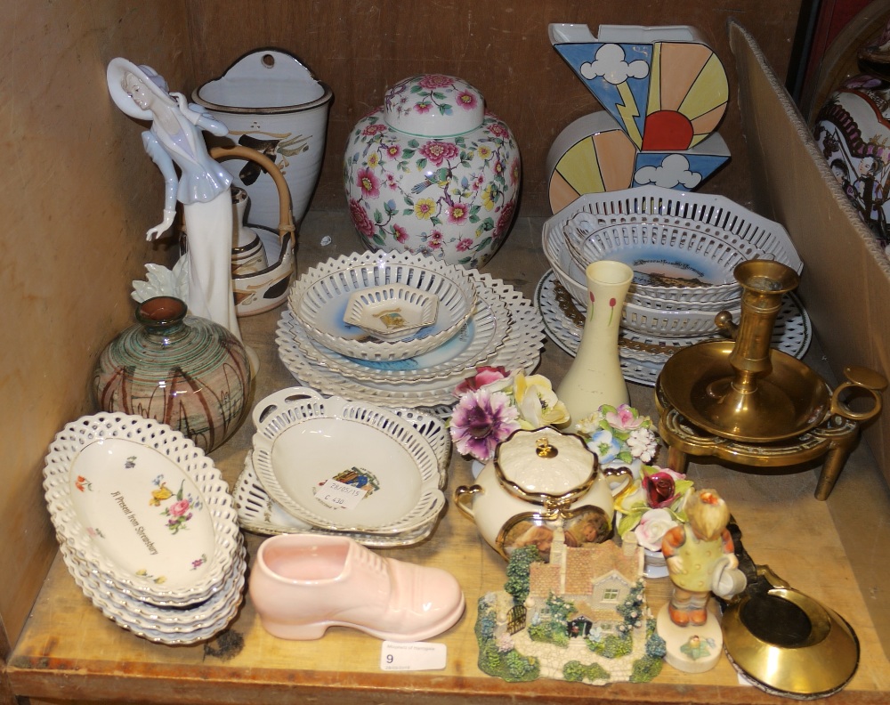 Assorted ornamental ceramics including r