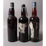 Bentley & Shaw Vintage Port, branded lead capsule, remains of label, 1 bottle, perhaps 1950's,