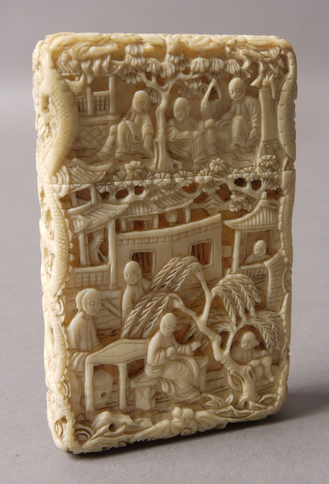 A CANTONESE IVORY CARD CASE c. - Image 2 of 3