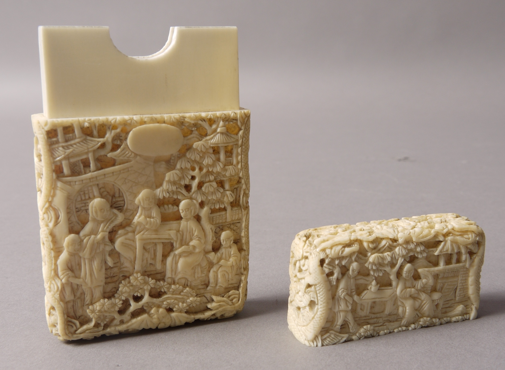 A CANTONESE IVORY CARD CASE c. - Image 3 of 3