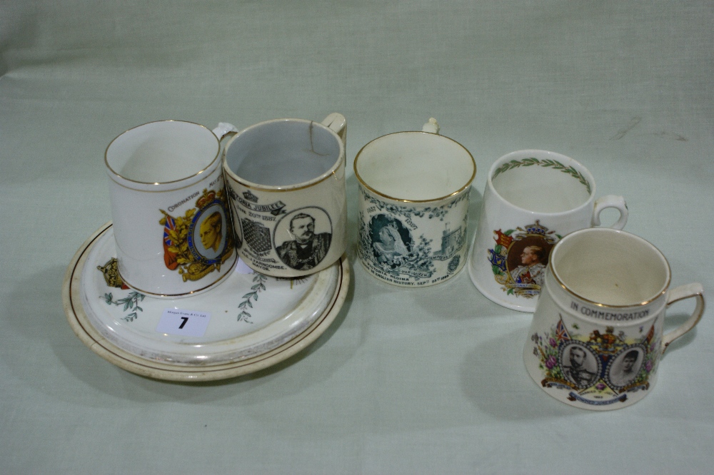 Ten Royal Commemorative Pottery And China Items, Victoria And Later