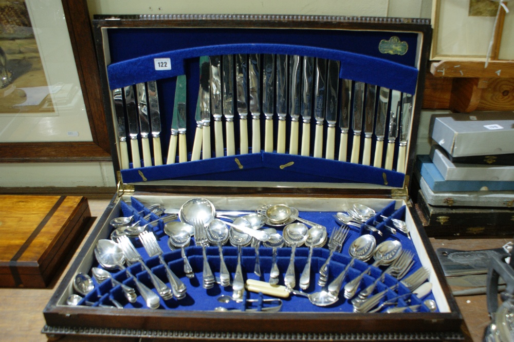 A Circa 1930s Canteen Of Cutlery