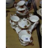A 22 Piece Royal Albert Old Country Roses Pattern Tea Set
