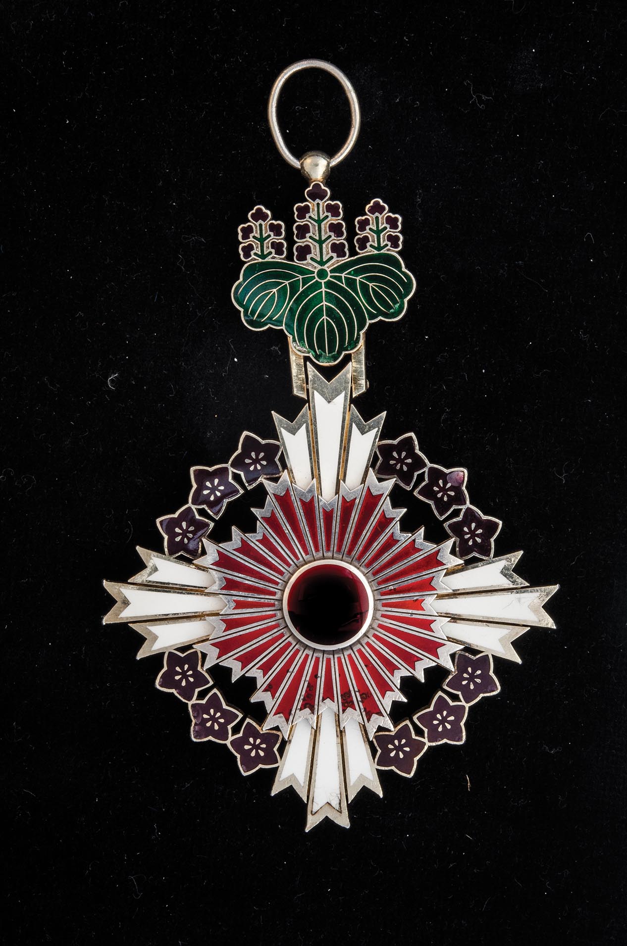 *Japan, Order of the Rising Sun with Paulownia Flowers, set of insignia, comprising sash badge, - Image 2 of 4