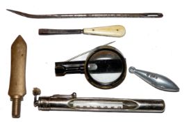 ACCESSORIES: (6) Hardy Wardle magnifier glass, coat pin to bar, rear stamped with makers details,