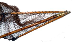 ACCESSORY: Fine early ash framed folding landing net, 17" arms, brass folding block, original mesh