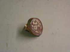 A Shell Cameo Ring Marked 375