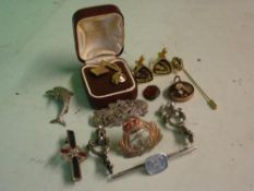 A Quantity of Miscellaneous Jewellery