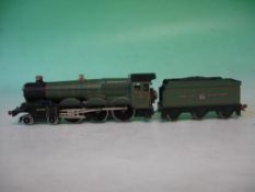 H.R. Wrenn Ltd "00" Gauge A locomotive and tender W2247 Clun Castle in GWR green, running number