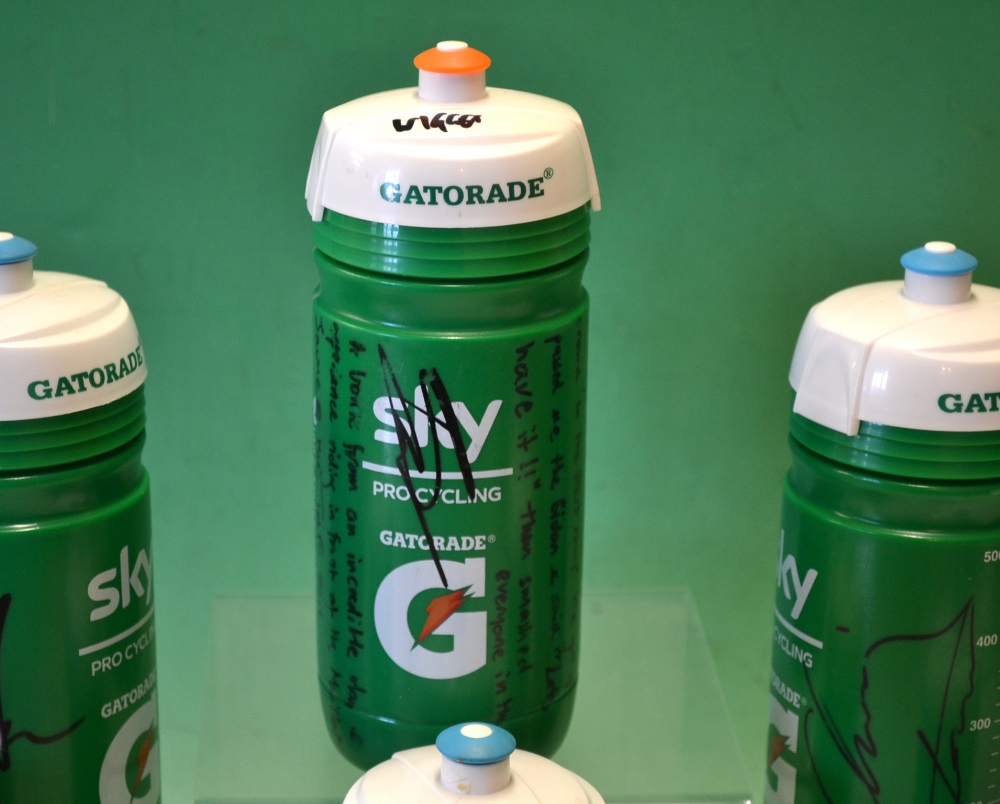 Bradley Wiggins – Winner of 2012 Tour De France. 2012 Tour De France Champion Bradley Wiggins and - Image 2 of 7