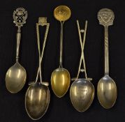 5x various Golf Club silver or silver gilt golfing teaspoons from 1907 onwards - to incl rare The