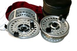 REEL: Hardy Ultralite Disc LA 10/11 large arbour fly reel in as new condition, 4" diameter, silver