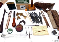 ACCESSORIES: Mixed collection of gadgets incl. a vintage 10" iron harpoon spear head with barb, 2