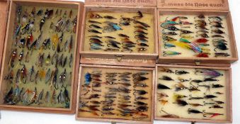 FLIES: (Qty) Collection of approx 200 assorted salmon flies, sizes 1" to 2", varied collection of
