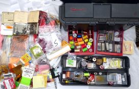 FLY TYING MATERIALS: A large collection of fly tying materials and tool in Raaco large tackle box