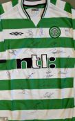 Signed 2001-2003 Celtic home football shirt green and white replica shirt signed by Balde,