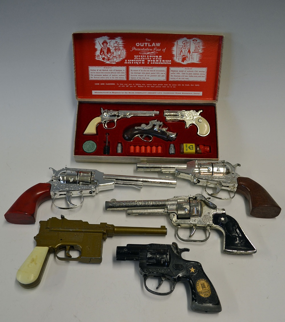 Selection of Toy Cap Guns to include Lone Star Dragnet, Young Mr Churchill, Cisco Kid, Cobra 45,