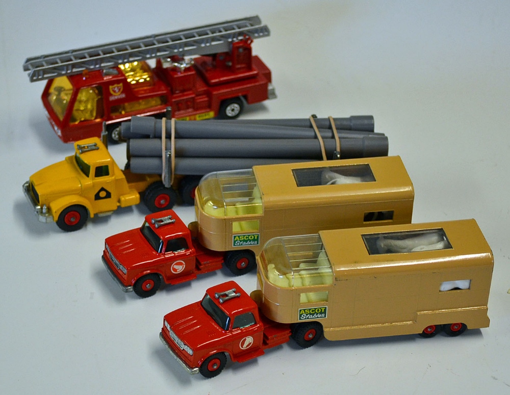 Selection of Matchbox Superkings K18 Articulated Horse Van x2 Box variations, K10 King Size Pipe - Image 2 of 2