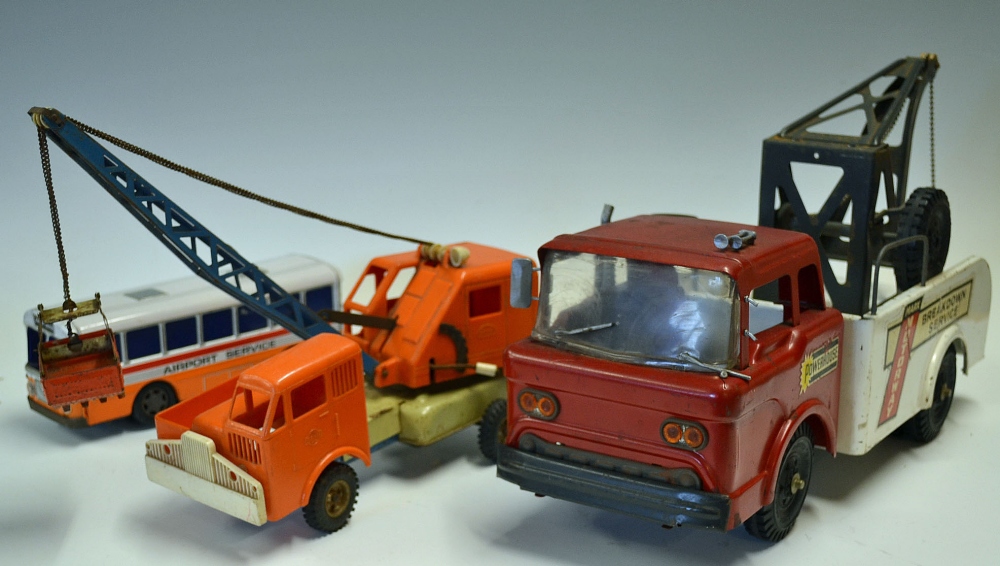 Marx large pressed steel Lorrie Powerhouse Breakdown Truck complete with Chain and Hook retaining - Image 3 of 3