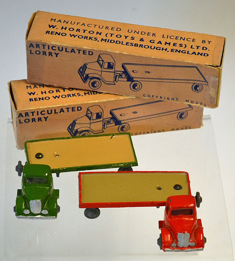 Britains - Lilliput Vehicle Series, comprising 2 x LV603 Articulated Lorry, comprising: Red Cab with
