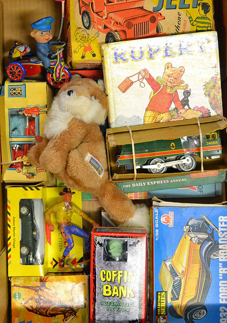 Mixed selection of toys to include Tudor Rose Jeep Boxed, Echo Wild West Horse, Clockwork Train,