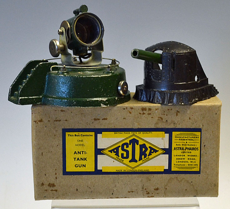 Astra-Pharos Ltd of London  c1950s Diecast Fort Gun a cap firing gun, with wooden slug bullets, in