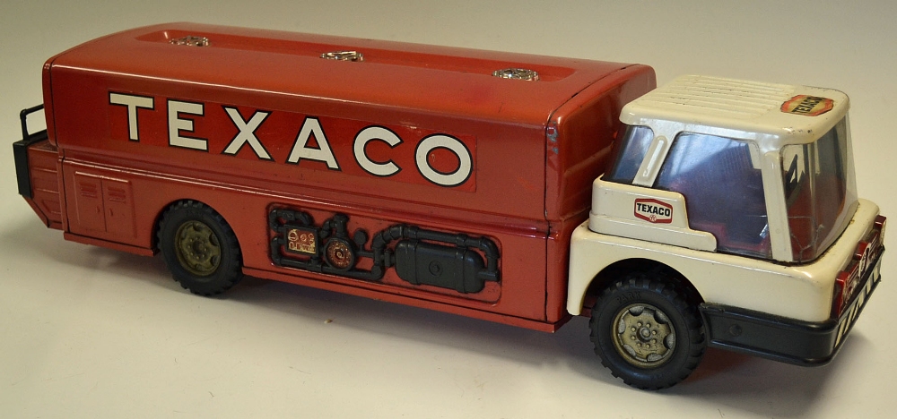 Park Plastics Co. Texaco Tanker Wagon made exclusively for Texaco, white cab, red interior, tanker - Image 2 of 2