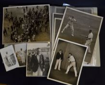 Collection of 1920/30s county cricket press and other private cricket photographs (16) - to