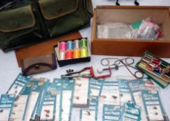 ACCESSORIES: Vintage fly tying kit including metal bench adjustable vice, hackle pliers, Winfield