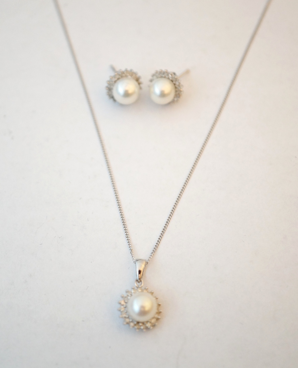 PEARL AND DIAMOND CLUSTER PENDANT AND MA