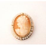 ATTRACTIVE CAMEO BROOCH