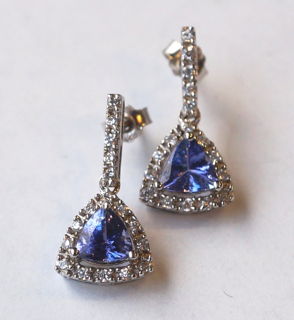 PAIR OF TANZANITE AND WHITE SAPPHIRE DRO