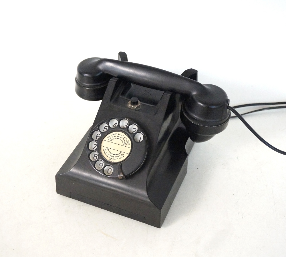 1950's BLACK BAKELITE TELEPHONE