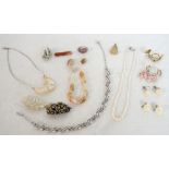 SELECTION OF VINTAGE COSTUME JEWELLERY
including hardstone bead bracelet, a Trifari necklace,