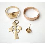 SMALL SELECTION OF NINE CARAT GOLD JEWELLERY
comprising a rose gold wedding band, a signet ring,