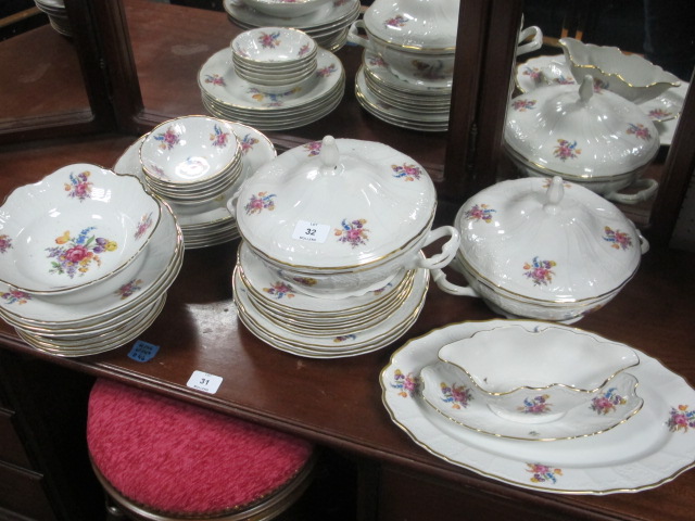 A THIRTY FIVE PIECE CZECHOSLOVAKIAN PORCELAIN DINNER SERVICE the white ground with gilt border and