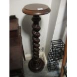 A VICTORIAN MAHOGANY SPIRAL TWIST TORCHERE 104cm (h) x 30cm (d)