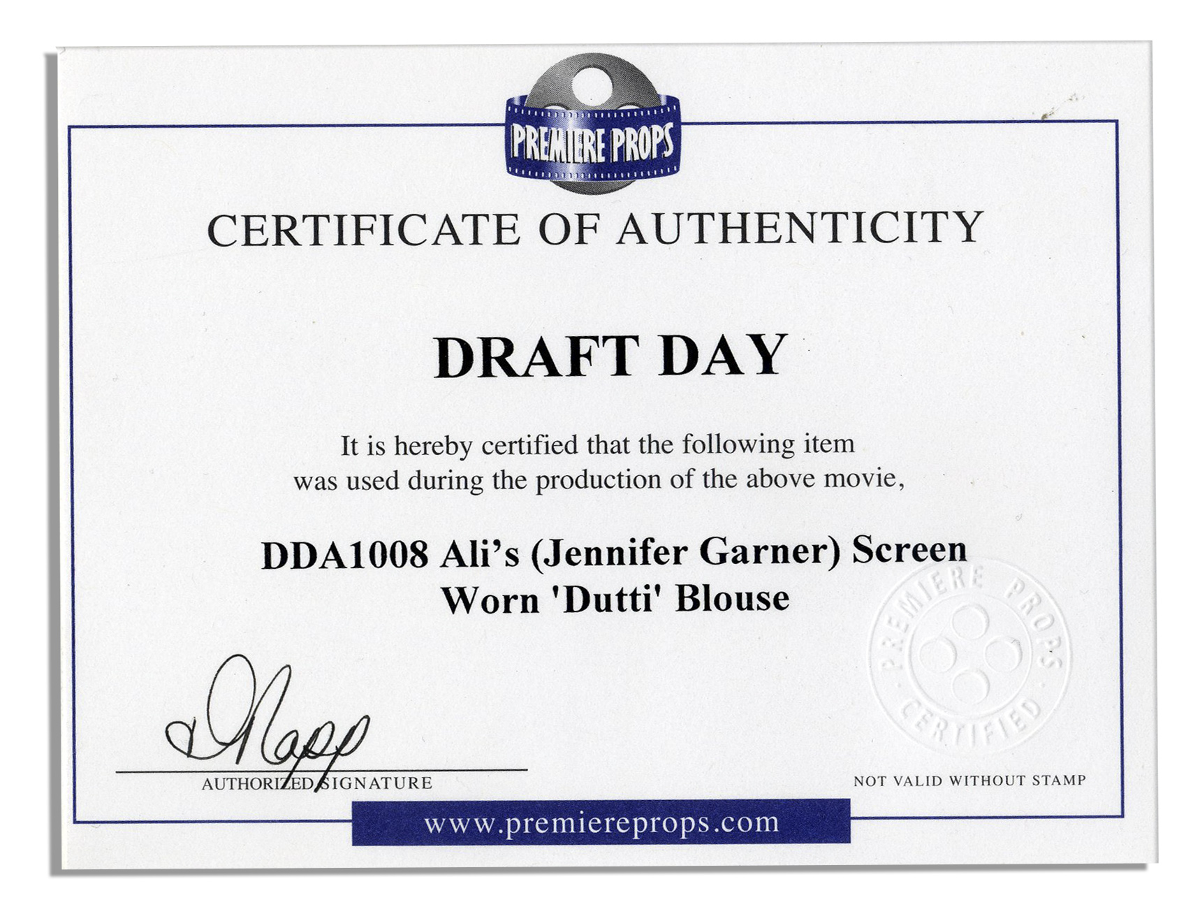 Jennifer Garner screen-worn wardrobe from ''Draft Day''. Garner stars in the sports drama as Ali - Image 2 of 2
