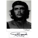 11'' x 14'' Photograph of Che Guevara -- Signed by Photographer Alberto Korda Che Guevara photograph