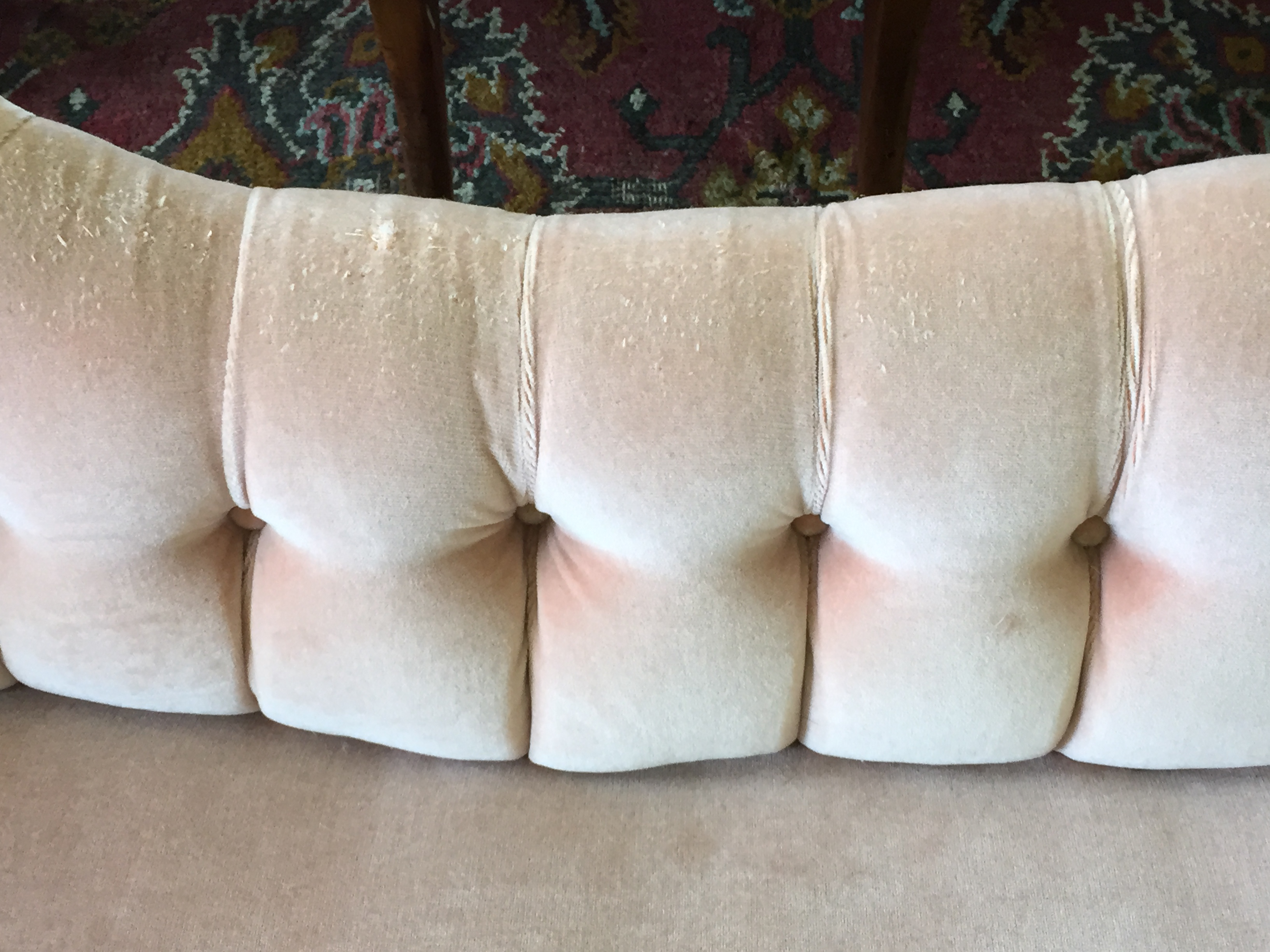 A Victorian chaise longue with puce upholstered button back, stylised flower head and acanthus - Image 5 of 9