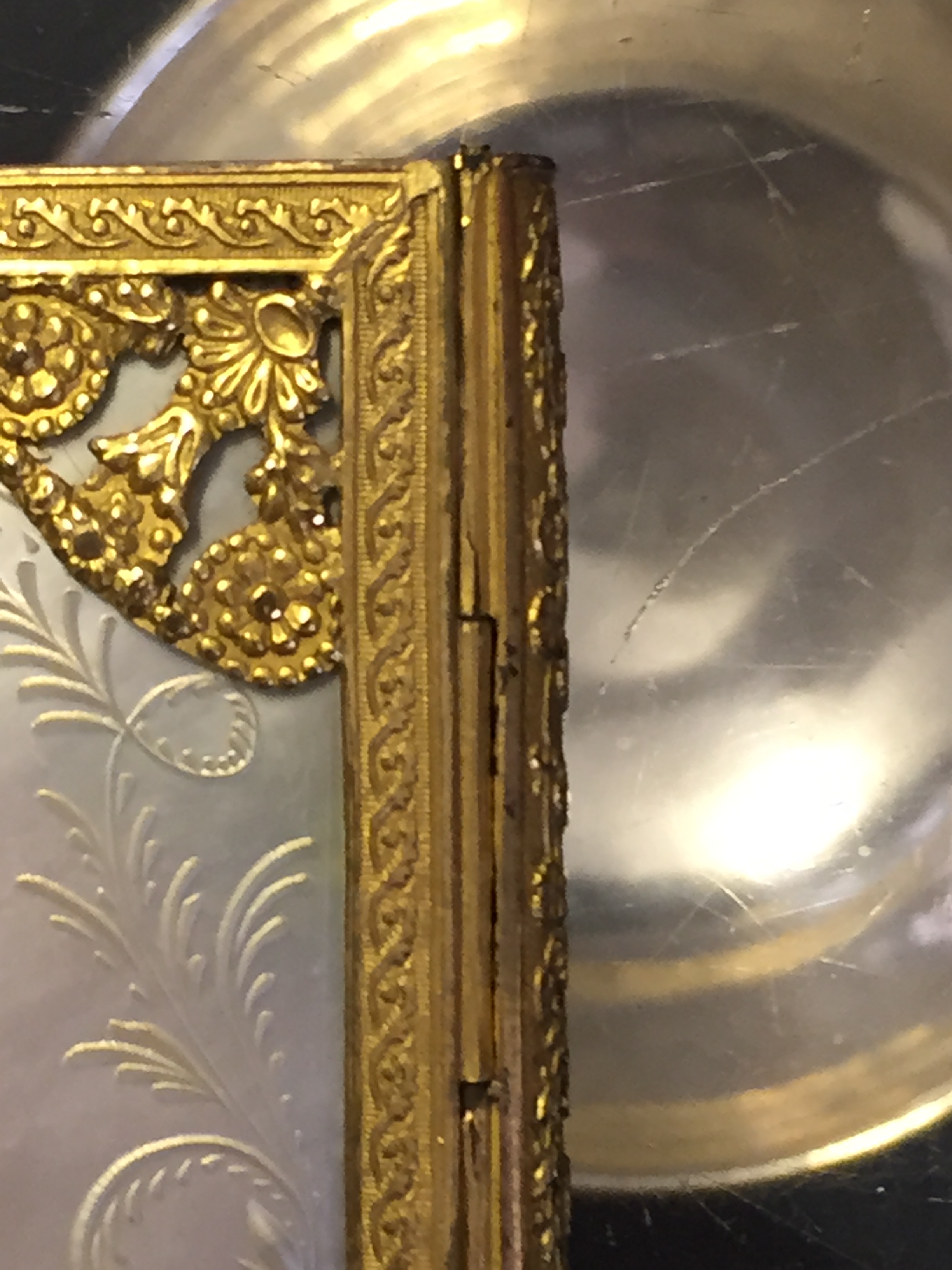 A mother of pearl and gilt mounted pocket book (af). - Image 12 of 13