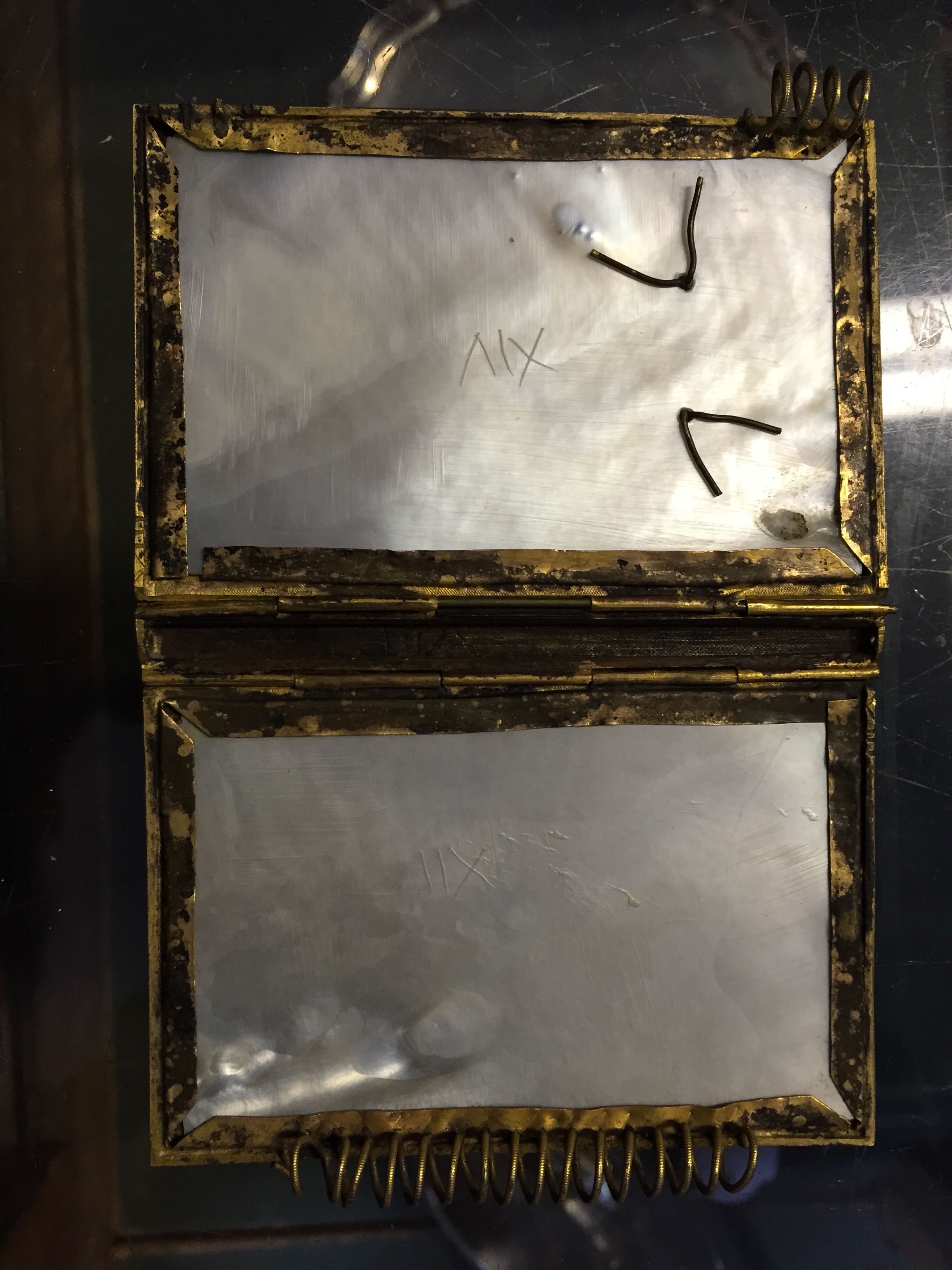 A mother of pearl and gilt mounted pocket book (af). - Image 6 of 13