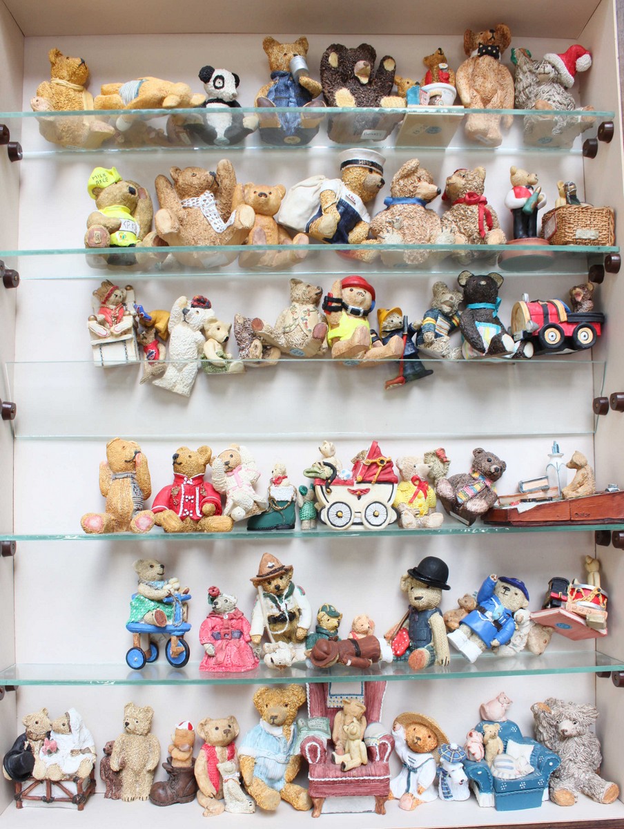 A collection of approximately 100 Colourbox 'Peter Fagan's' miniature Teddy Bears, most with boxes - Image 2 of 2