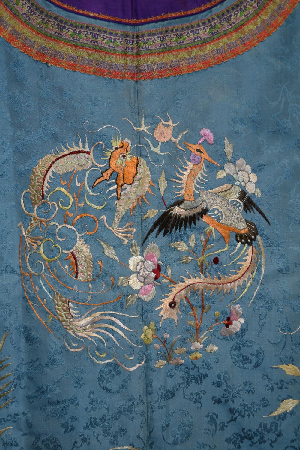 Attractive Chinese woman’s informal robe (ch’i-fu) pale blue silk damask embroidered in coloured - Image 9 of 12
