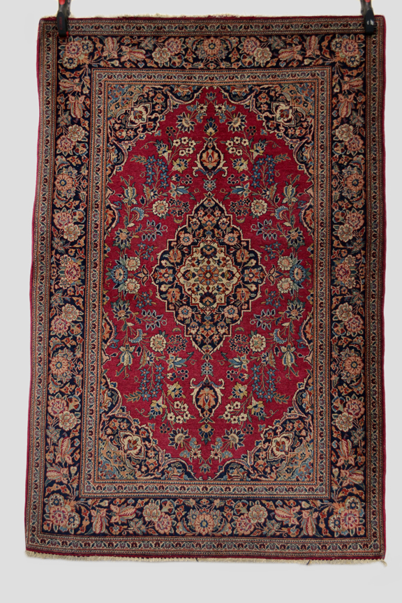 Attractive Kashan rug, west Persia, circa 1920s-30s, 4ft. 5in. x 3ft. 5in. 1.35m. x 1.04m. Good